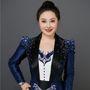 Dengarkan lagu 看家乡 (完整版) nyanyian 梁爱科 dengan lirik