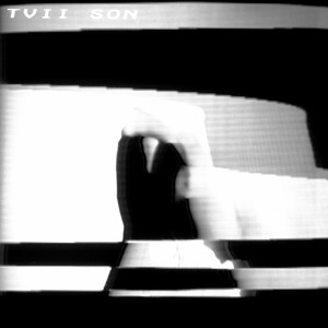 ดาวน์โหลดและฟังเพลง Am I พร้อมเนื้อเพลงจาก Tvii Son