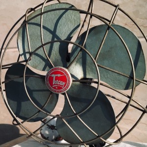 Dengarkan lagu Box Fan (Loopable) nyanyian Soothing Sleep Sounds dengan lirik