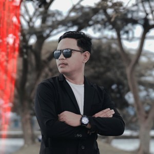 Listen to Kuturut Bahagiamu song with lyrics from Yuda pratama