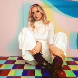 ดาวน์โหลดและฟังเพลง I Think You're The Devil พร้อมเนื้อเพลงจาก Ellee Duke