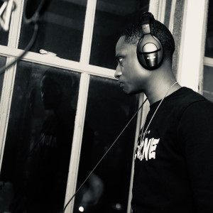 Dengarkan lagu Throne (Freestyle) (Explicit) nyanyian JAY-BEE dengan lirik