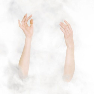 收聽Hello Lovers的Sweaters歌詞歌曲
