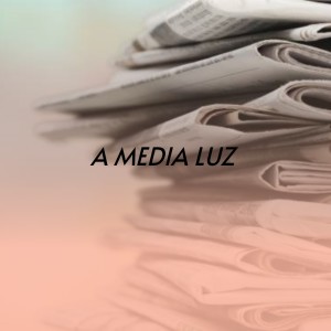 收听Libertad Lamarque的A Media Luz歌词歌曲