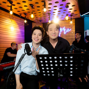 收听Trinh Thang Bình的Đến Cuối Cùng (From "Talkshow Chuyện Chúng Ta")歌词歌曲