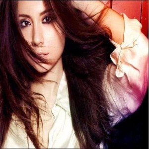 Dengarkan Kimi no tonari ni lagu dari May J. dengan lirik