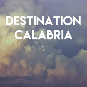 Dengarkan Destination Calabria lagu dari CDM Project dengan lirik