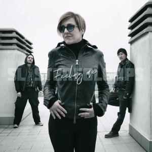 ดาวน์โหลดและฟังเพลง Feeling Me (feat. Piera Pizzi) พร้อมเนื้อเพลงจาก SL Stereoloops