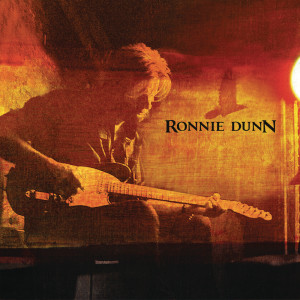 ดาวน์โหลดและฟังเพลง King Of All Things Lonesome พร้อมเนื้อเพลงจาก Ronnie Dunn