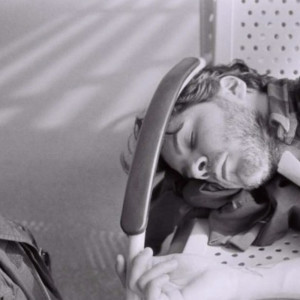 Dengarkan lagu Over The Bridge nyanyian Dante dengan lirik