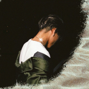 Listen to 식구 (LA FAMILIA) song with lyrics from Junoflo