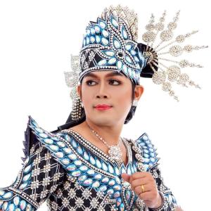 Dengarkan lagu ผัวคนที่ทอใด๋ (ผัวคนที่เท่าไหร่) nyanyian หนึ่ง รุ่งทิวา dengan lirik