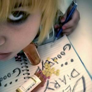 ดาวน์โหลดและฟังเพลง popstarz (Explicit) พร้อมเนื้อเพลงจาก Syris