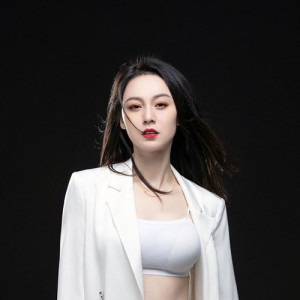 唐艺 ดาวน์โหลดและฟังเพลงฮิตจาก 唐艺