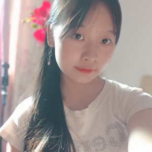 Listen to 我拿真心爱错人 (cover: 侯鹏) (Live) song with lyrics from 小青念