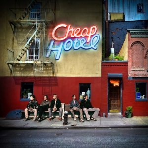 ดาวน์โหลดและฟังเพลง Cheap Hotel พร้อมเนื้อเพลงจาก Mamas Gun