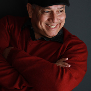 Listen to Un Besito song with lyrics from Eddie Ray Barela