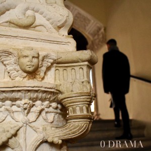 收聽Adriano Danzziani的O Drama歌詞歌曲