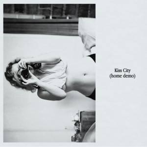 Blondshell的專輯Kiss City (home demo)