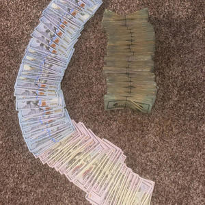 ดาวน์โหลดและฟังเพลง Dirty Money (Explicit) พร้อมเนื้อเพลงจาก AgnsBill