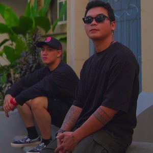Listen to BERSYUKUR song with lyrics from Miro