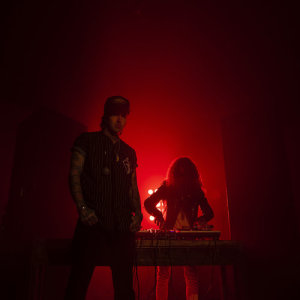 ดาวน์โหลดและฟังเพลง Trunk Muzik Intro พร้อมเนื้อเพลงจาก Yelawolf