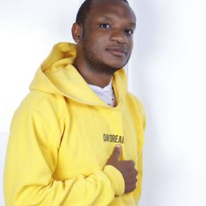 Dengarkan lagu Bado (feat. Kingstar) (Explicit) nyanyian Bleezum dengan lirik