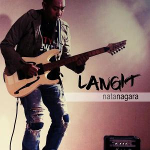 Dengarkan lagu Langit nyanyian Natanagara dengan lirik