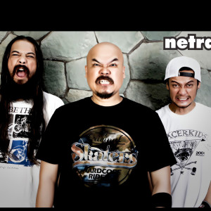 Dengarkan lagu Hold On nyanyian Netral dengan lirik