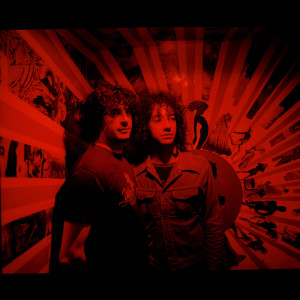 ดาวน์โหลดและฟังเพลง In Transit พร้อมเนื้อเพลงจาก Albert Hammond Jr