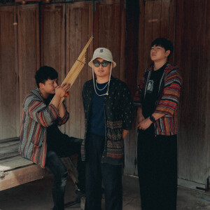 Listen to หนาวแล้วมีคนกอดยัง song with lyrics from Porc A Boy