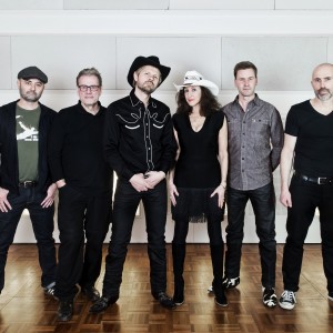 Tamra Rosanes的專輯A Lot of Honky Tonkin' to Catch up On