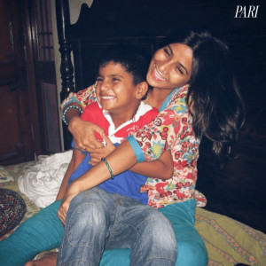 ดาวน์โหลดและฟังเพลง PARI พร้อมเนื้อเพลงจาก RANGREZA