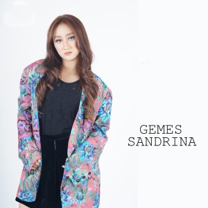 ดาวน์โหลดและฟังเพลง Gemes พร้อมเนื้อเพลงจาก Sandrina