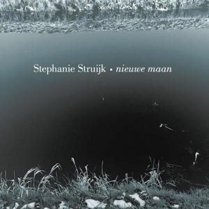 ดาวน์โหลดและฟังเพลง Nieuwe Maan พร้อมเนื้อเพลงจาก Stephanie Struijk