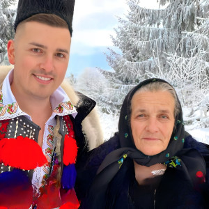 Listen to Tri’ crai De La Răsărit (Colind) song with lyrics from Ionuț Bledea