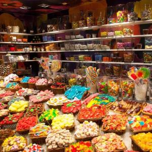 Listen to Loja de Doces song with lyrics from Viral Sounds