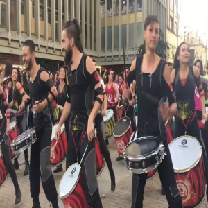 Listen to 150 Tambores Poderosa song with lyrics from Reels