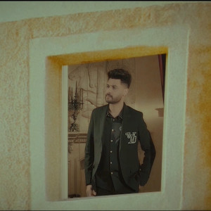 Listen to زجزاج song with lyrics from احمد عامر