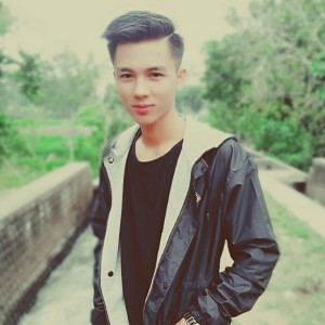 收听Erni Ayuningsih的Sampi Gading歌词歌曲