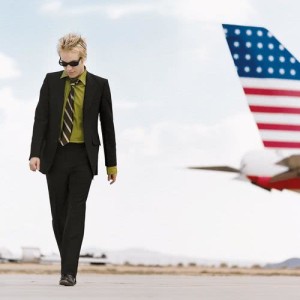 ดาวน์โหลดและฟังเพลง Holiday (LP版) พร้อมเนื้อเพลงจาก Jason Falkner