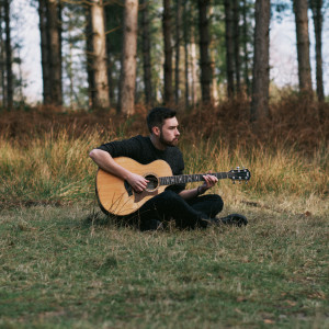 ดาวน์โหลดและฟังเพลง I Can't Make You Love Me (Acoustic) พร้อมเนื้อเพลงจาก Callum J Wright