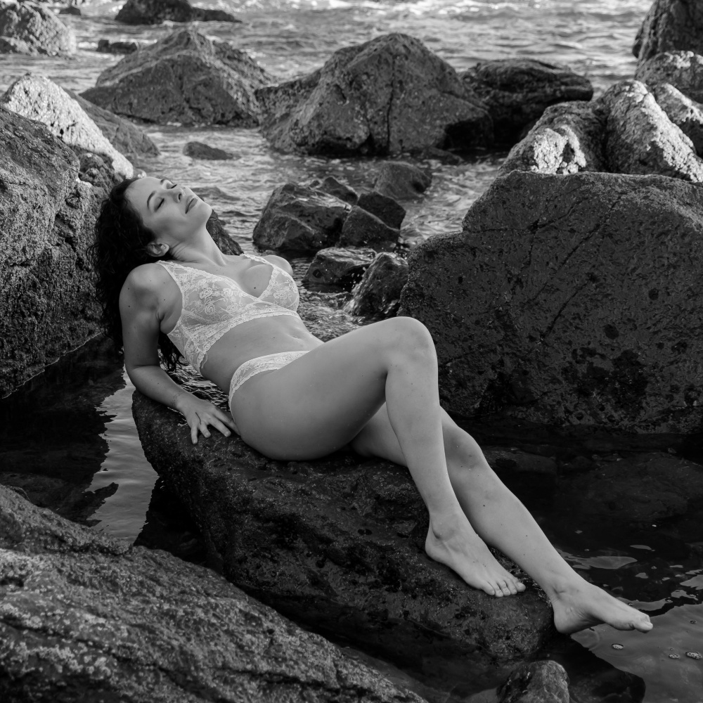 No estuviste aquí (feat. JessieRivera & Danny Elb) (Explicit)