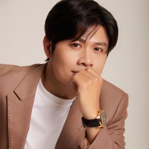 Listen to Cảm Ơn Thiên Thần song with lyrics from Nguyen Van Chung