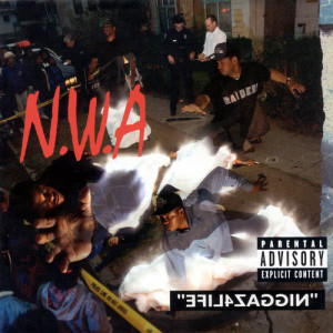 ดาวน์โหลดและฟังเพลง Findum, Fuckum And Flee พร้อมเนื้อเพลงจาก NWA