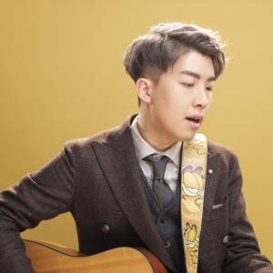 ดาวน์โหลดและฟังเพลง 月球小姐 (feat. 劉蘊晴) พร้อมเนื้อเพลงจาก 刘卓轩