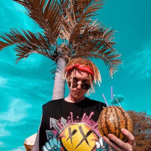 ดาวน์โหลดและฟังเพลง Щики чики та (Explicit) พร้อมเนื้อเพลงจาก GROOVE