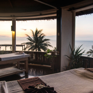 Dengarkan lagu Sand on the Beach nyanyian Sleep Sound Library dengan lirik