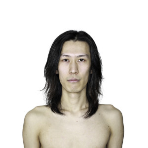 Dengarkan lagu Look at Who I Am nyanyian Tommy dengan lirik