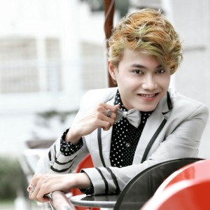 ดาวน์โหลดและฟังเพลง Khoảng Cách (Remix Beat) (其他) พร้อมเนื้อเพลงจาก Lâm Chấn Kiệt